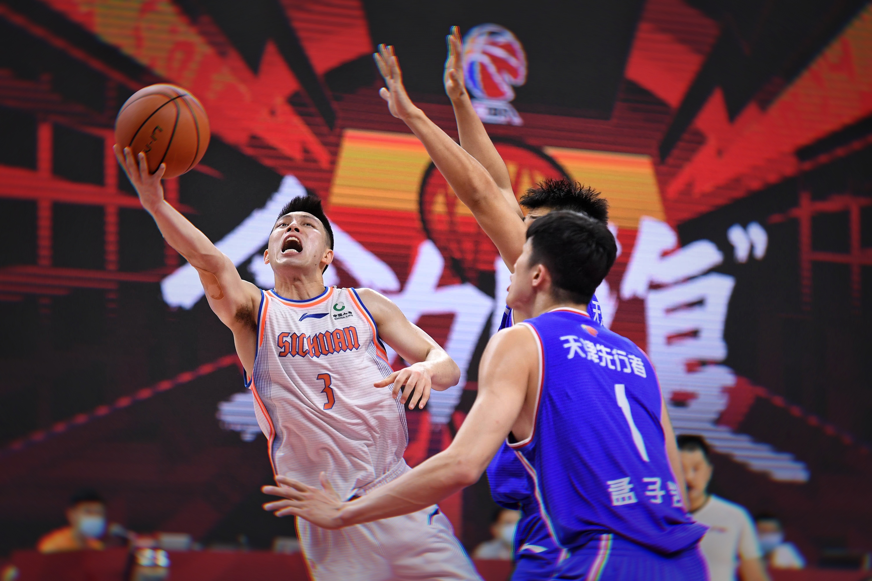 球队中场组织能力受认可,成为比赛关键的简单介绍 球队中场组织能力受认可,成为比赛关键的简单介绍